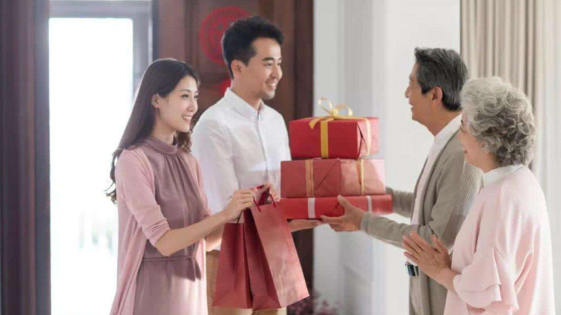 給老人買(mǎi)什么禮物好，這樣?xùn)|西簡(jiǎn)單又實(shí)用——華恩