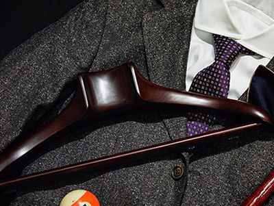 華恩專注于為Ritz酒店提供實木衣架定制，緊跟設計風尚